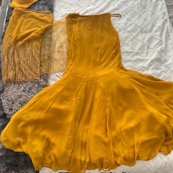 Shloka Khialani Ahora Mustard Lehenga, XS - Picture 5 of 10